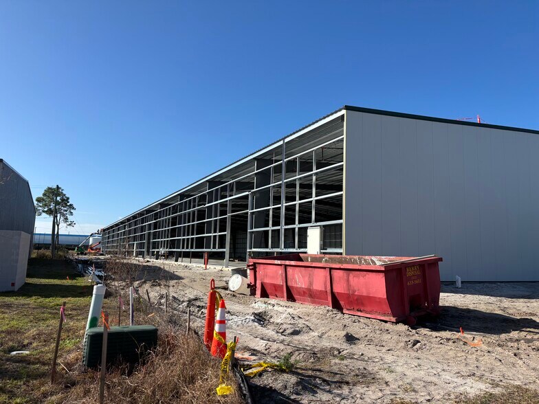 More Photos Of 3092 Oxbow Cir, Cocoa Industrial For Lease