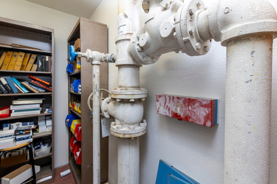 More Photos Of 410 N State St, Hemet Freestanding For Sale