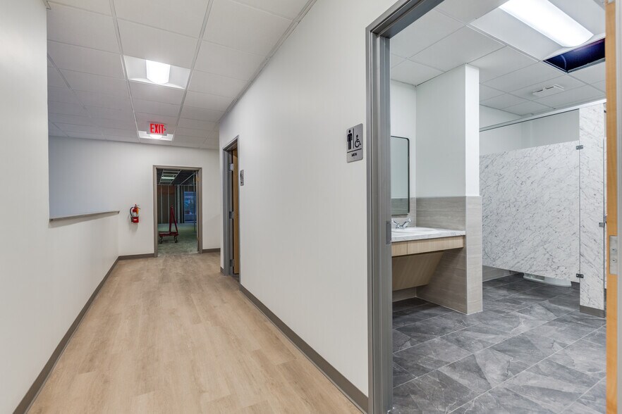 More Photos Of 1735 Babcock Rd, San Antonio Office For Lease