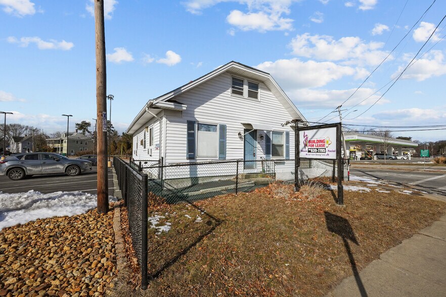 More Photos Of 649 Washington St, Attleboro Office Residential For Lease