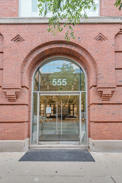 More Photos Of 225 W Ohio St, Chicago Office For Lease