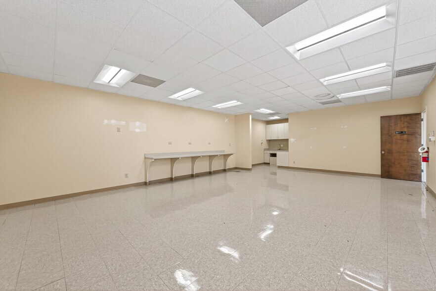 More Photos Of 25100 FM 2100 Rd, Huffman Bank For Lease