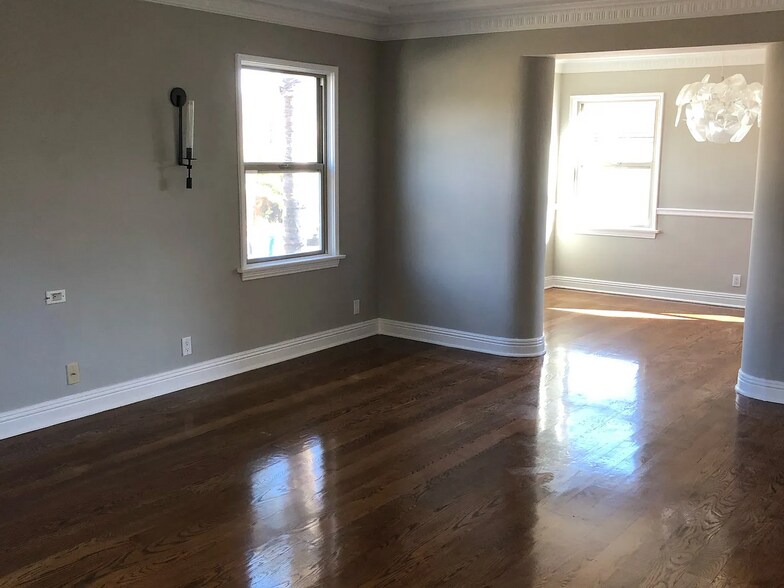 More Photos Of 1202 S Cochran Ave, Los Angeles Apartments For Sale