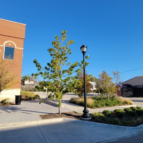More Photos Of 6711 Oak St, Frisco Movie Theatre For Sale