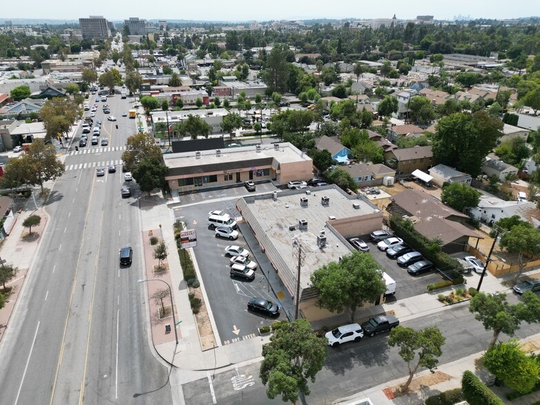 More Photos Of 825-829 N Lake Ave, Pasadena Freestanding For Lease