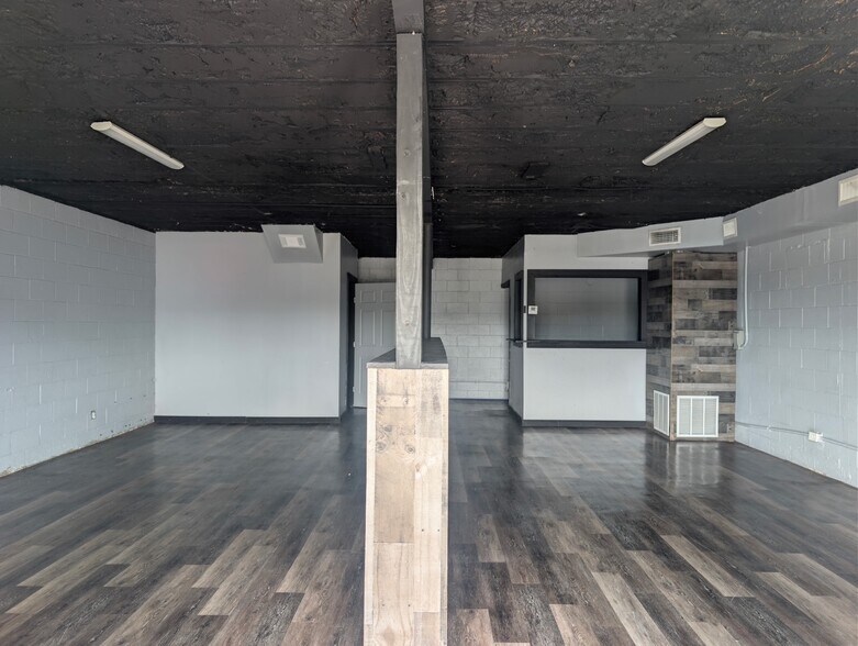 More Photos Of 8555 Fm-2673, Canyon Lake Freestanding For Lease