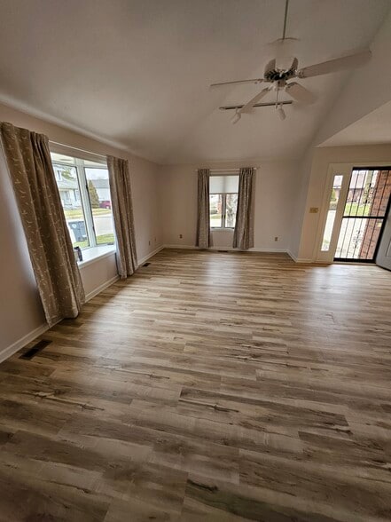 More Photos Of 714 College Dr, Anderson Apartments For Sale