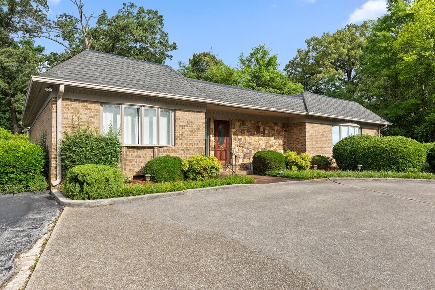 More Photos Of 4611 Hixson Pike, Hixson Office For Lease