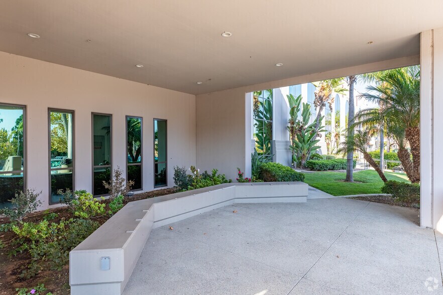 More Photos Of 6050 Santo Rd, San Diego Office For Lease