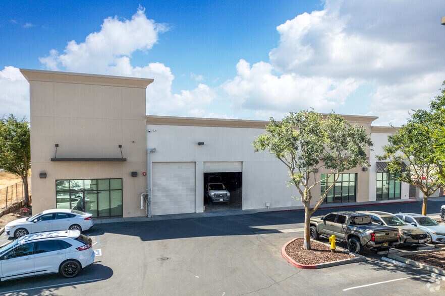 More Photos Of 630-632 Commerce Ct, Manteca Service For Lease