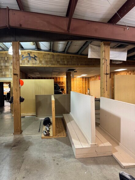 More Photos Of 3400 US Highway 30, Warsaw General Retail For Lease