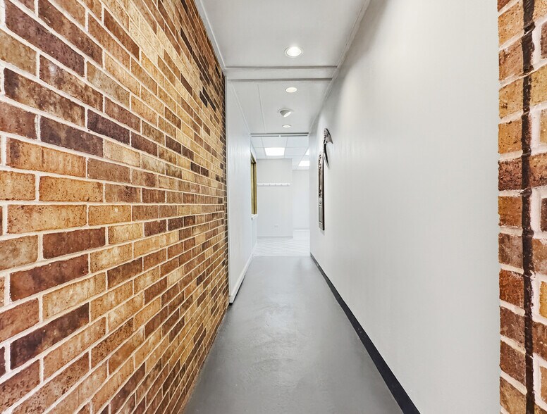 More Photos Of 1212 Air Depot, Midwest City Office For Lease
