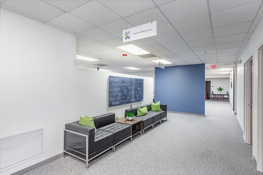 More Photos Of 7751 Belfort Pky, Jacksonville Office For Lease