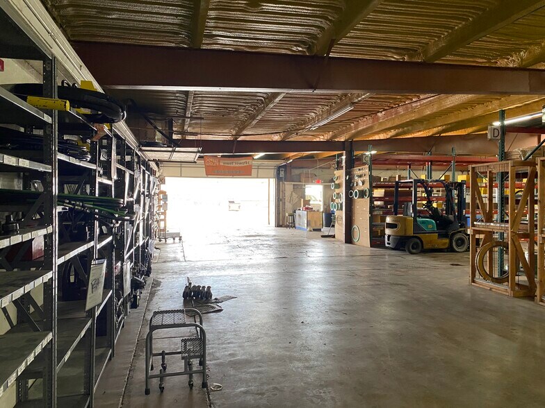 More Photos Of 1720 E 7th St, Odessa Industrial For Lease