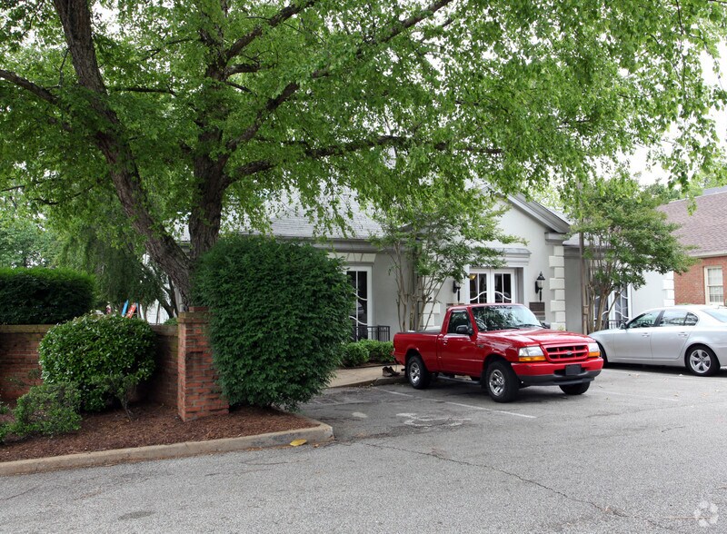 More Photos Of 6238 Poplar Ave, Memphis Office For Sale