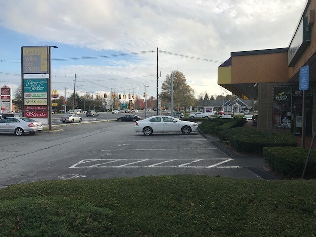 More Photos Of 154 Faunce Corner Rd, North Dartmouth Storefront Retail Office For Lease