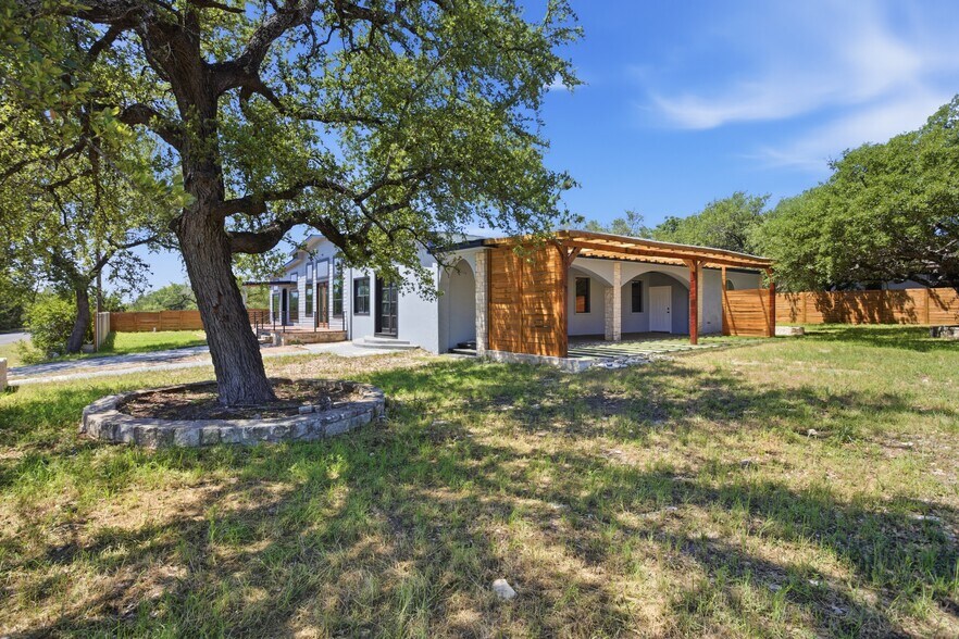 More Photos Of 17621 Stacey Ln, Lago Vista Lodge Meeting Hall For Lease