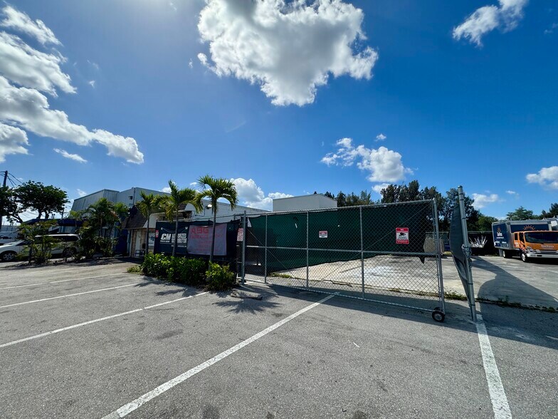 More Photos Of 988-1004 NW 51st Pl, Fort Lauderdale Industrial For Lease