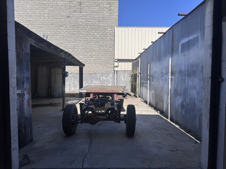 More Photos Of 225 E Redondo Beach Blvd, Gardena Industrial For Sale