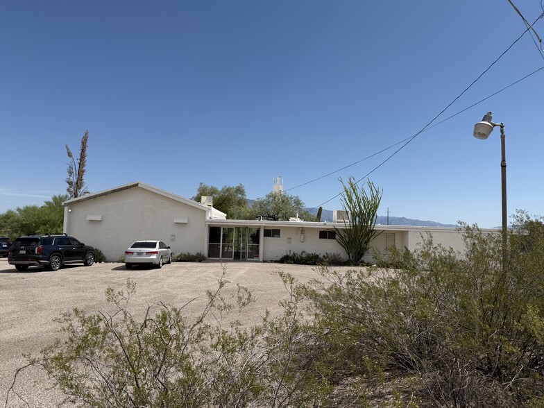 More Photos Of 1477 N Silverbell Rd, Tucson Religious Facility For Sale