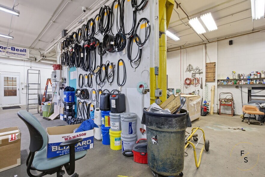 More Photos Of 64 Cody St, West Hartford Warehouse For Sale