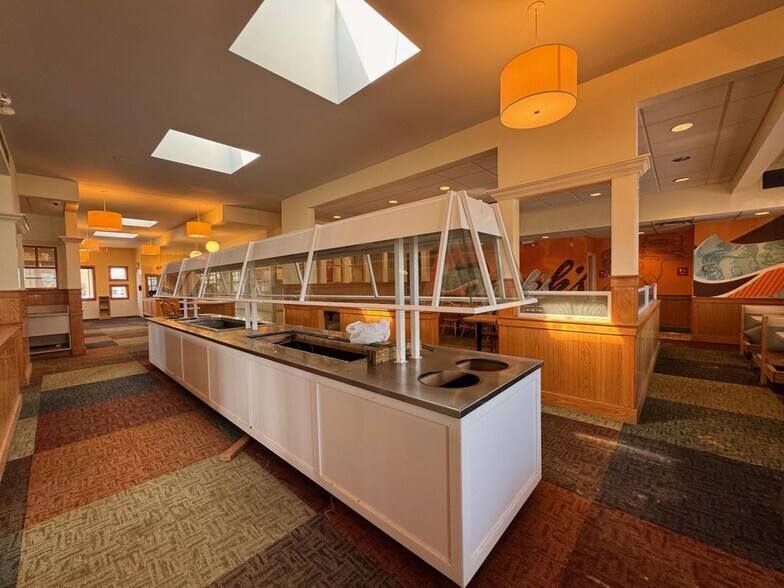 More Photos Of 2949 Dixie Hwy, Hamilton Restaurant For Sale