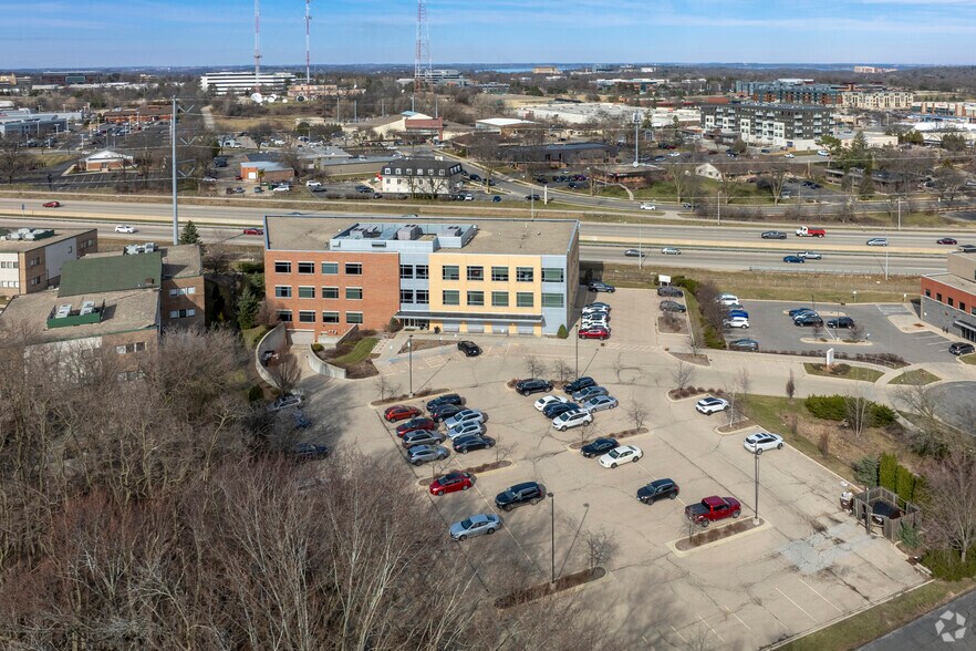 More Photos Of 34 Schroeder Ct, Madison Office For Lease