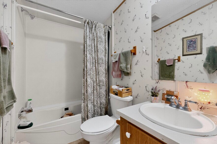 More Photos Of 15711 La Hacienda Dr, Austin Light Manufacturing For Sale