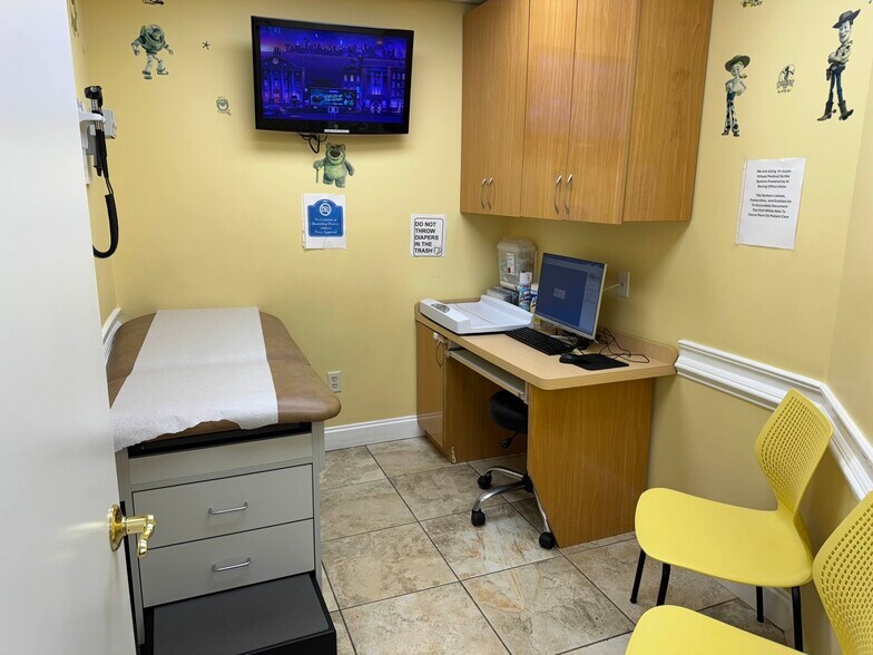 More Photos Of 5-10 Brunswick Woods Dr, East Brunswick Office For Lease