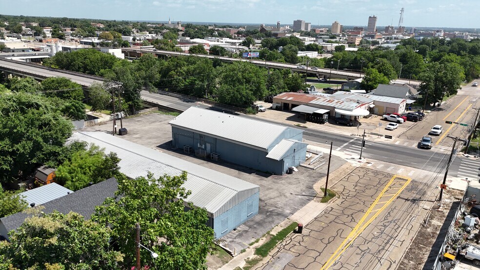 More Photos Of 1811 Webster Ave, Waco Specialty For Sale
