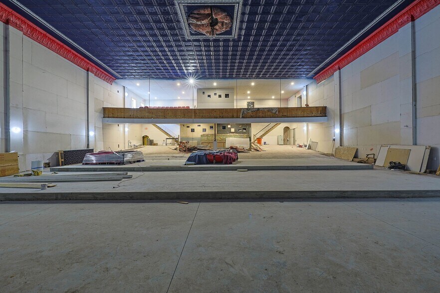 More Photos Of 31 S Main St, Liberty Sports And Entertainment For Sale