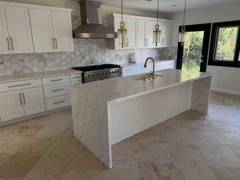 More Photos Of 1301 N Beverly Dr, Beverly Hills Specialty For Sale