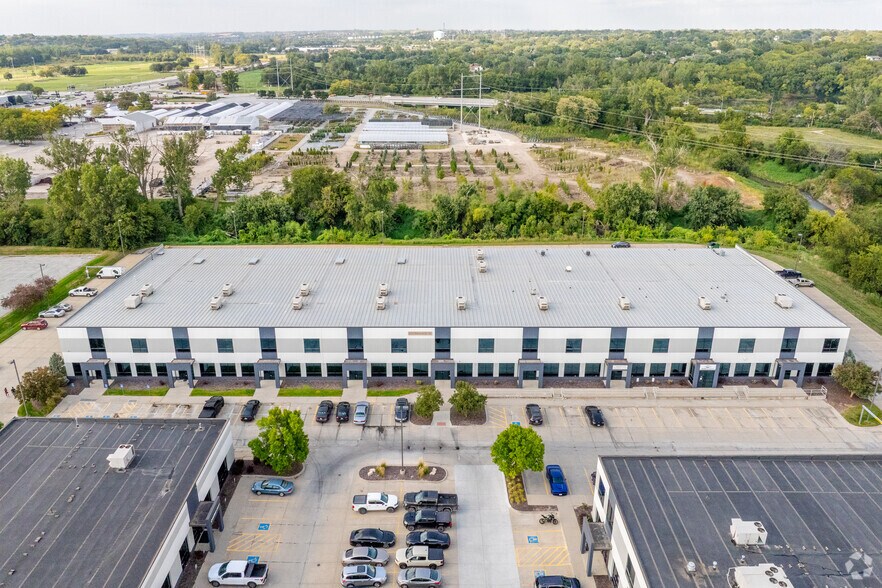 More Photos Of 11720-11734 Stonegate Cir, Omaha Warehouse For Lease