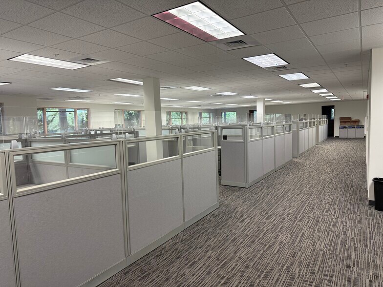 More Photos Of 1560 Sawgrass Corporate Pkwy, Sunrise Office For Lease