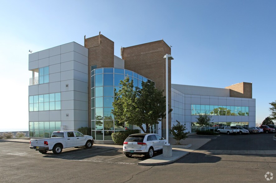 More Photos Of 2600 The American Rd SE, Rio Rancho Office For Lease