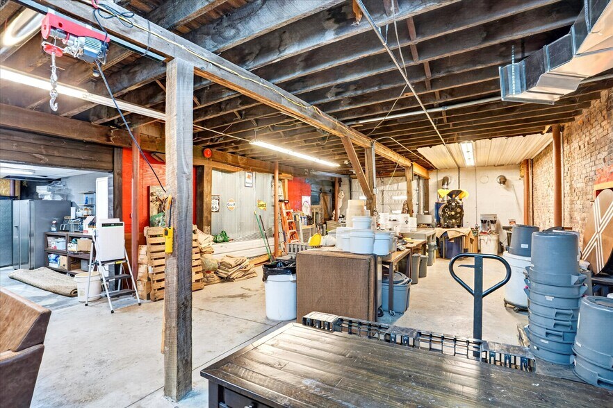 More Photos Of 33 W Olive St, Aurora General Retail For Sale