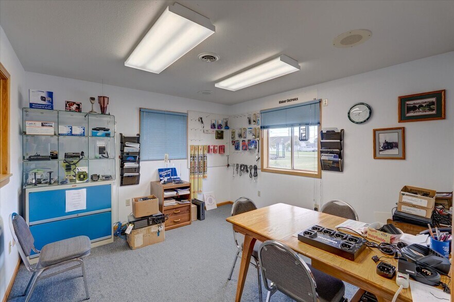 More Photos Of 1800 North St, Prairie Du Sac Flex For Sale