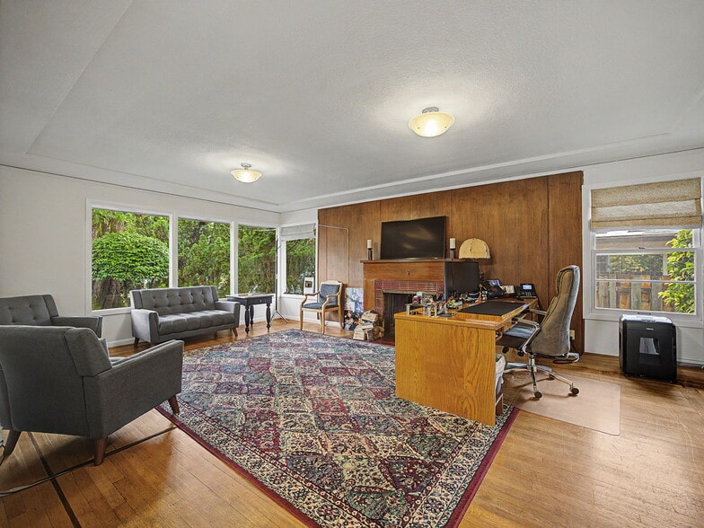 More Photos Of 10423 SE 23RD Ave, Portland Medical For Sale