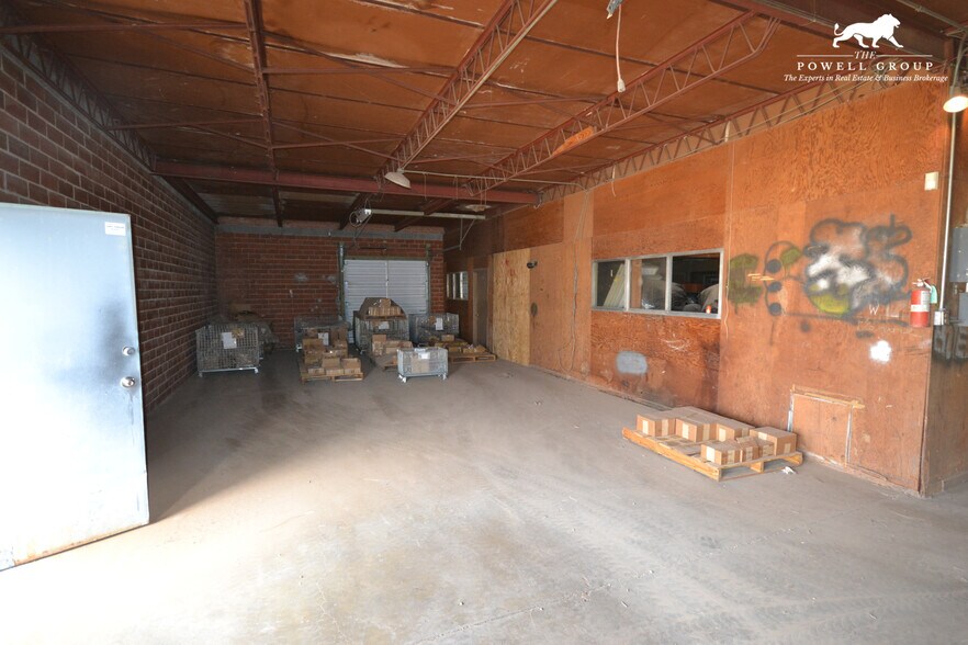 More Photos Of 1111 N Avenue S, Lubbock Warehouse For Sale