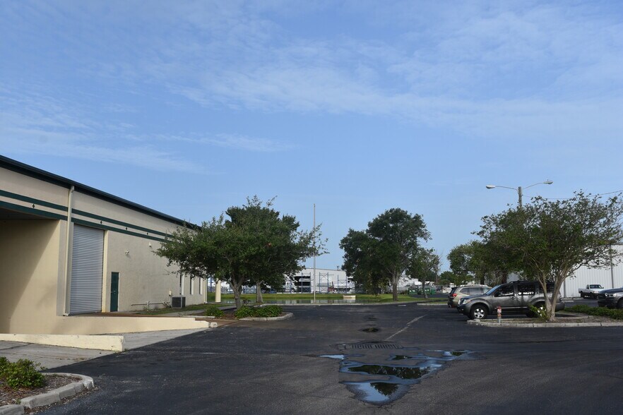 More Photos Of 13000 Automobile Blvd N, Clearwater Warehouse For Lease