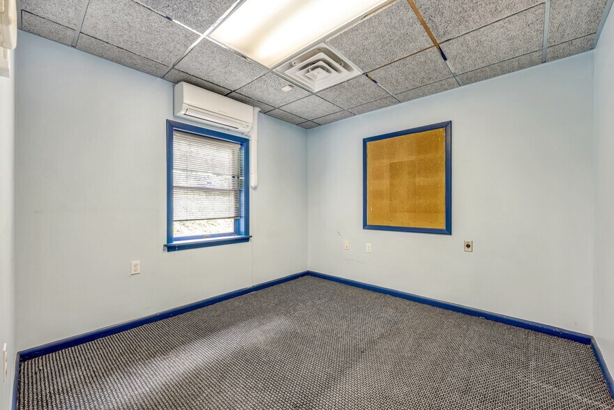 More Photos Of 203 Hershinger Rd, Coraopolis Office For Sale