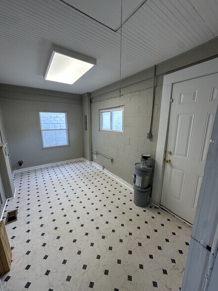 More Photos Of 2412 Felts Ave, Nashville Office For Lease