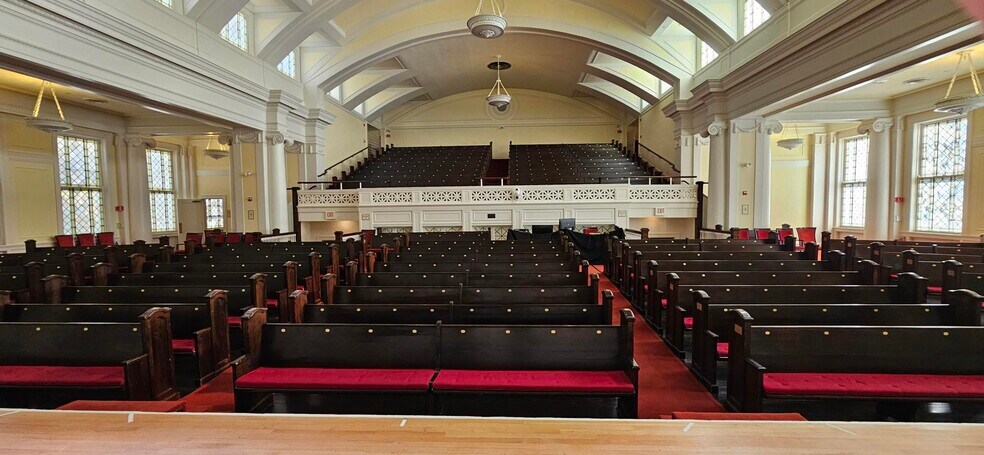 More Photos Of 1490 Chicago Ave, Evanston Religious Facility For Lease