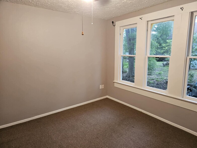 More Photos Of 630 Worth St, Hemphill Multifamily For Sale