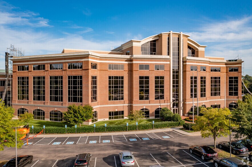 More Photos Of 4951 Lake Brook Dr, Glen Allen Office For Lease