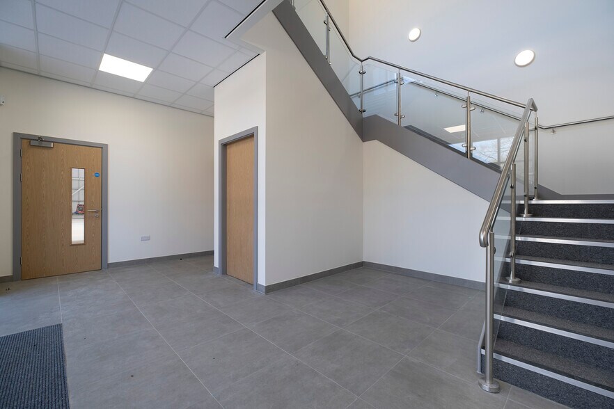 Cole Green Ln, Welwyn Garden City, HRT AL7 3PP Industrial For Lease