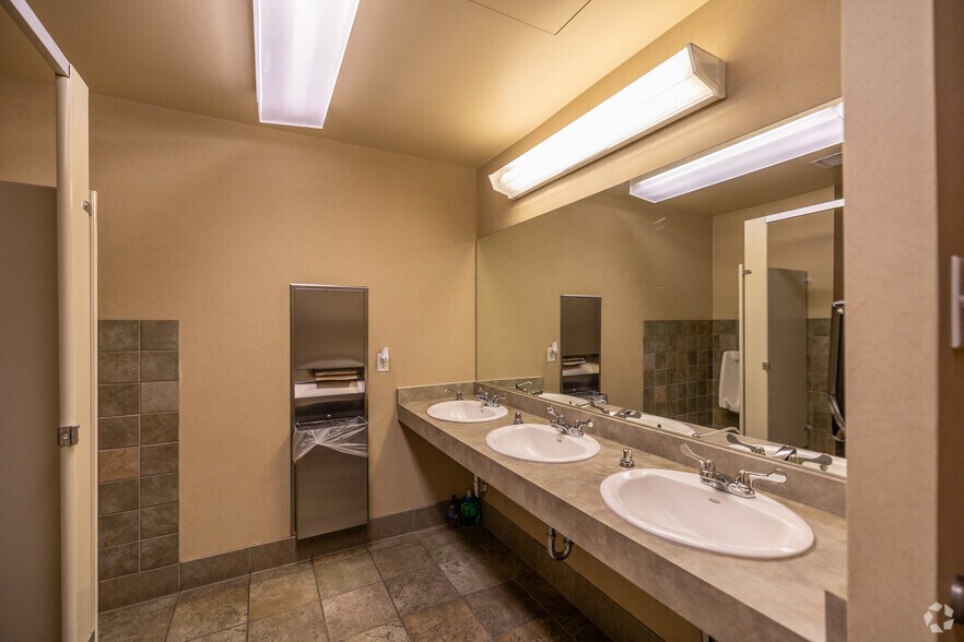 More Photos Of 800 N Grant St, Denver Office For Sale