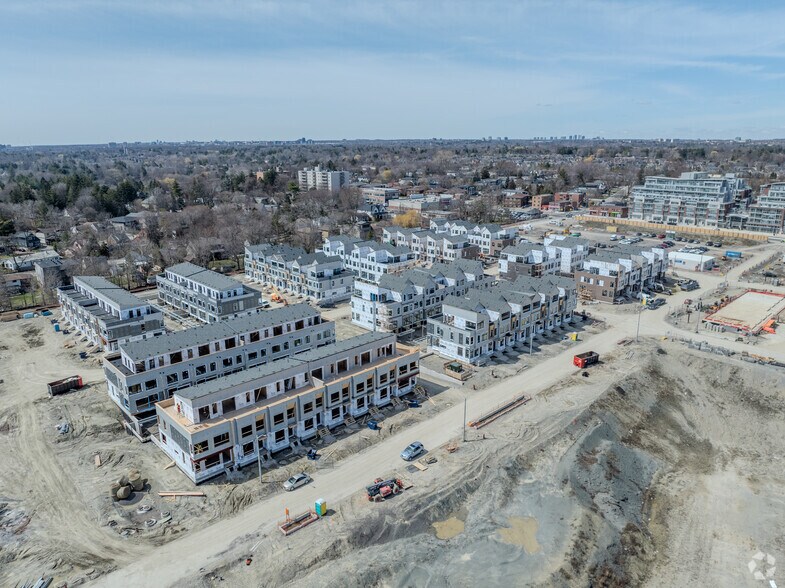 Primary Photo Of 70 Mississauga Rd S, Mississauga Apartments For Lease