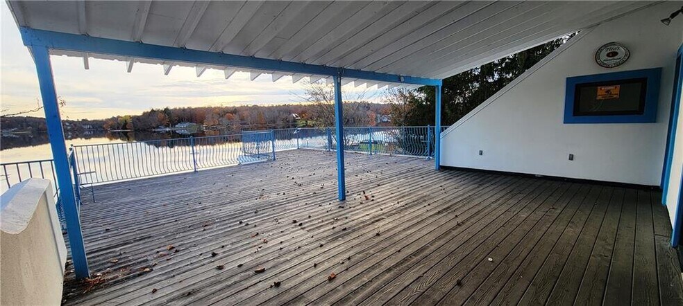 More Photos Of 13 Horseshoe Lake Rd, Kauneonga Lake Restaurant For Sale