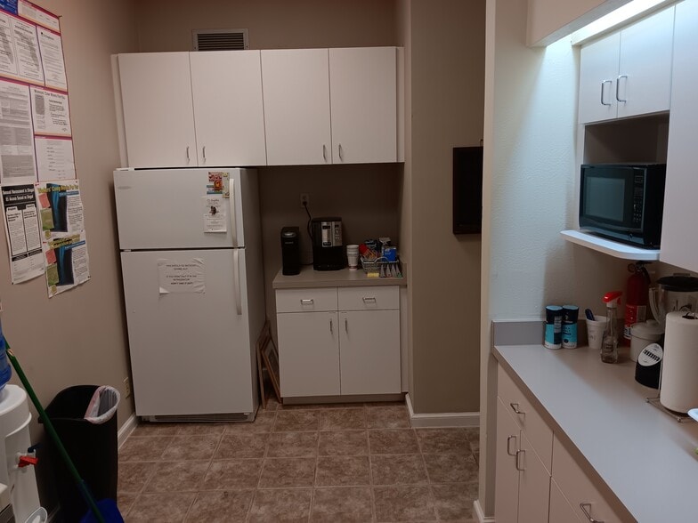 More Photos Of 1000 S Tamiami Trl, Venice Office For Sale